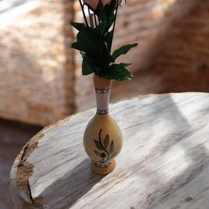 Charming Yellow Vase with Leaf Motif